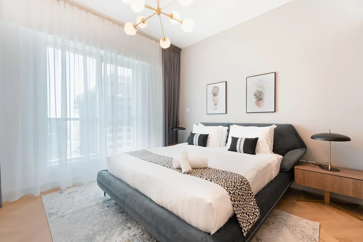 Firany gotowe w różnych długościach i ich wpływ na aranżację wnętrza