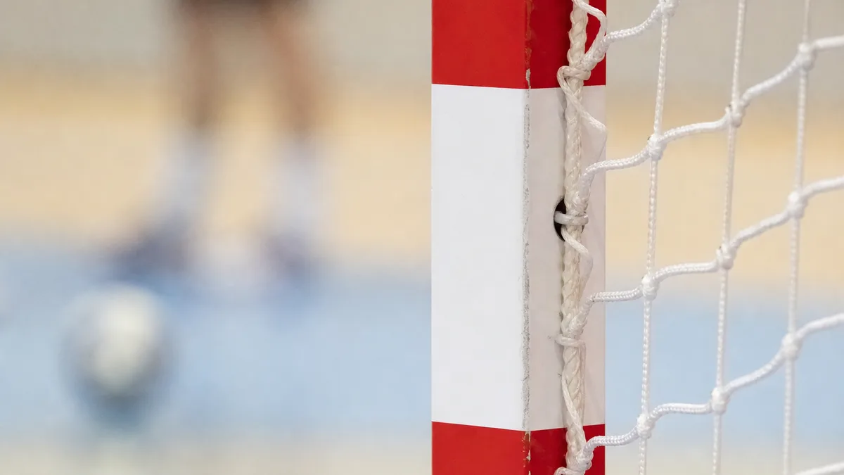Sześć hal sportowych przy łódzkich szkołach jest niemal gotowych