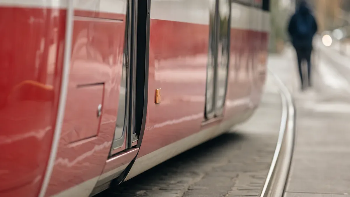 Tramwaje wrócą na Warszawską. Przebudowa pochłonie 82,8 mln zł