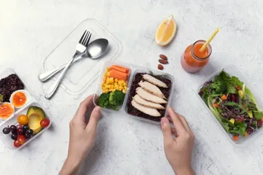Które aspekty cateringu dietetycznego w Konstantynowie Łódzkim przekonują osoby szukające wygodnej alternatywy dla domowego gotowania?