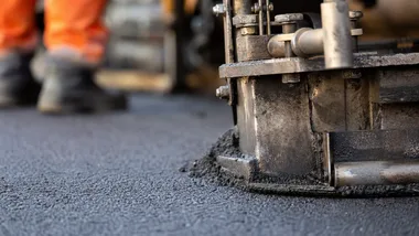 Pierwszy asfalt na Łomżyńskiej. Remont ważnej trasy trwa
