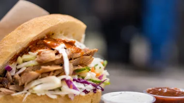 Kebab Filipa Chajzera wraca do Łodzi. Nowy punkt przy Piotrkowskiej