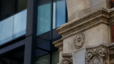 Odkrył około 600 łódzkich kamienic. Wciąż szuka dalej