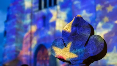 Zabytkowy kościół w Łodzi stał się ekranem Light Move Festival