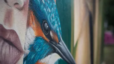 Murale w Łodzi na jesienny spacer. Na trasie Wiedźmin i trójwymiarowa koronka