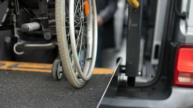 Wszystkie autobusy MPK Łódź są niskopodłogowe. Jest też transport drzwi w drzwi