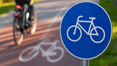 Trzy nowe trasy rowerowe w Łodzi. Powstaną na Widzewie, Chojnach i Lumumbowie