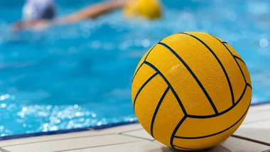 Łódzkie derby waterpolo na otwarcie sezonu. ŁSTW wygrało 14:12