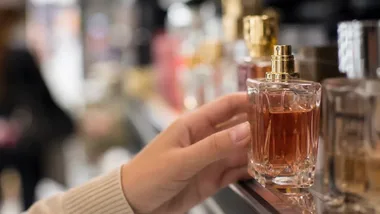 Perfumy Skolima w M1. Automat stanął obok sklepu Butssi