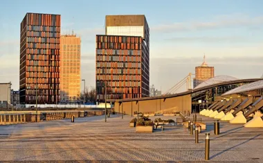 Podszyli się pod wodociągi i wynieśli z mieszkań ponad 80 tysięcy złotych