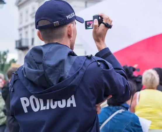 Vandal w Łodzi pomalował sądy i kamienice - zatrzymano 62-latka