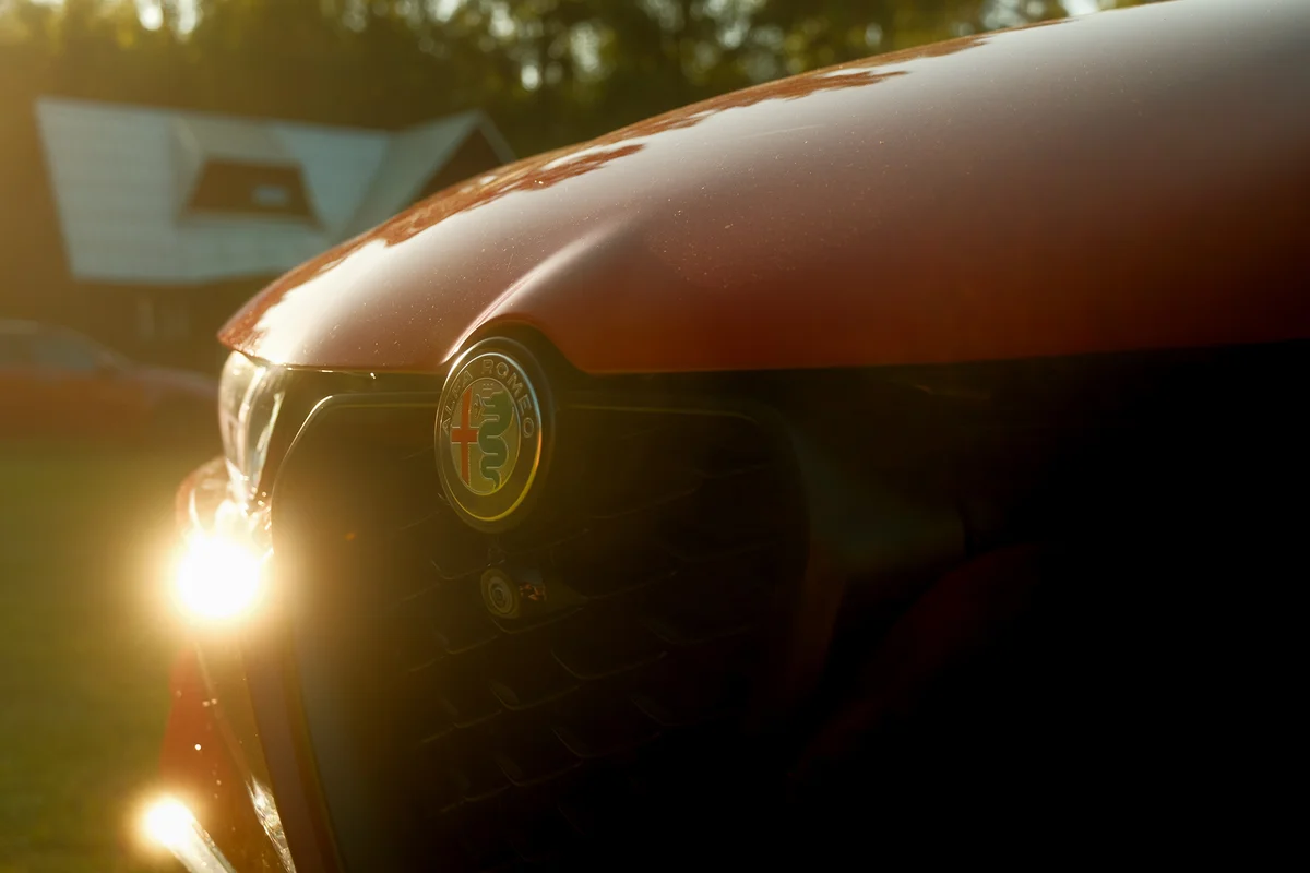 Grafika promocyjna wydarzenia Jesienny spot Alfisti Łódź – motoryzacyjne rozmowy