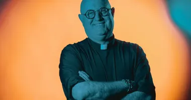 Grafika promocyjna wydarzenia Padre Guilherme w Atlas Arenie