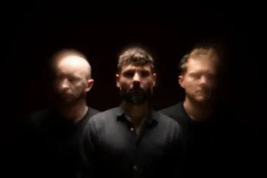 Grafika promocyjna wydarzenia SPOIWO w Łodzi — koncert w Woolturze, 27 marca 2026