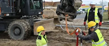 Ruszyła budowa kanalizacji na ul. Łódzkiej – prace przy Spółdzielczej i przyłączenie szkoły