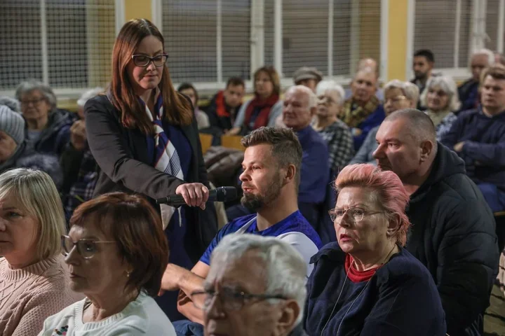 Tłumy na Retkini - spotkanie o tunelu Kolei Dużych Prędkości przy SP 137