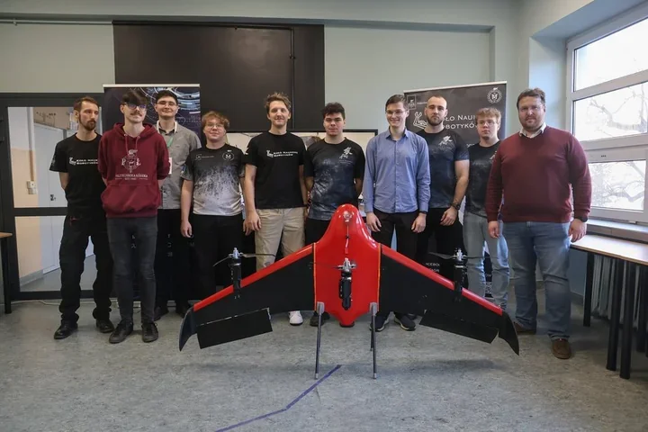 Studencki zespół z Politechniki Łódzkiej z 70 tys. zł na system wykrywania dronów