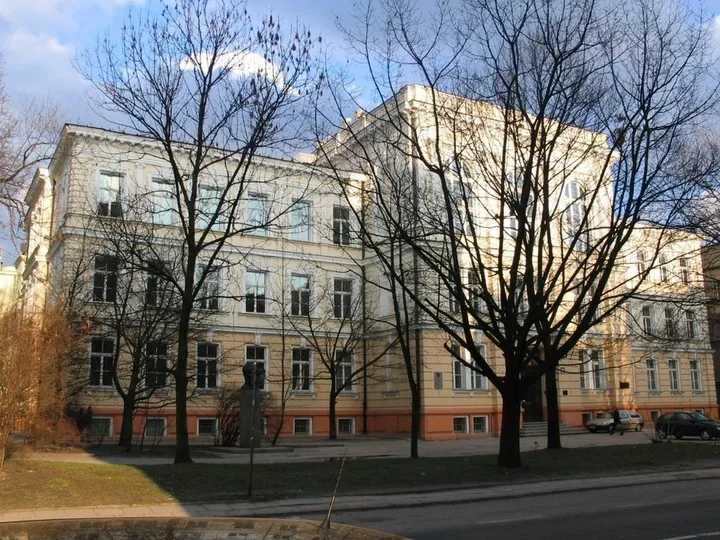 Budynek przy Sienkiewicza 46 - najstarsza szkoła Łodzi i opowieści zapisane w murach