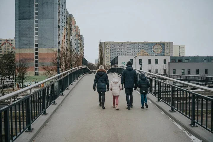 Nowe kładki na Retkini – wygodniejsze przejścia nad Al. Wyszyńskiego