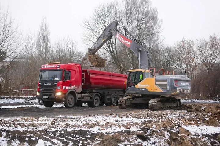 Nowy blok miejski przy Pabianickiej - 153 mieszkania i ekologiczne dachy
