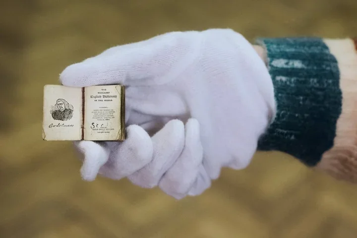 Od "liliputka" do olbrzyma - niezwykłe zbiory Biblioteki Uniwersytetu Łódzkiego