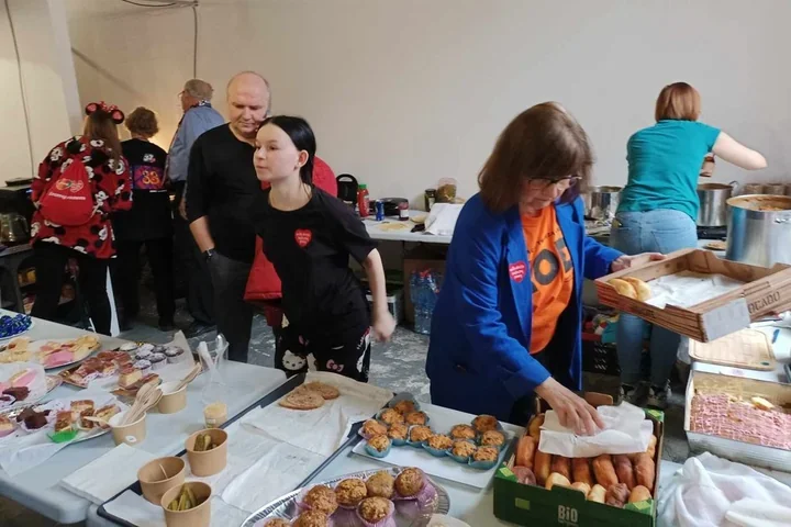 OFF Piotrkowska staje się centrum WOŚP - gigantyczna puszka, licytacje i posiłki dla wolontariuszy