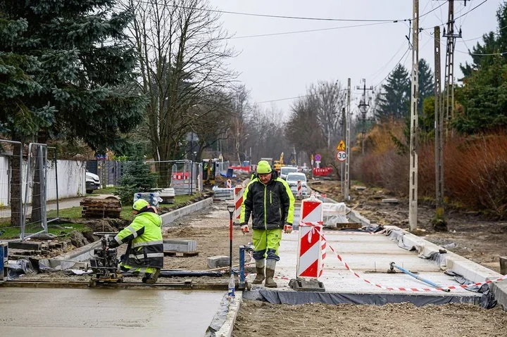 Biegunowa w remoncie - nowa podbudowa, perony i miejsca postojowe dla autobusów