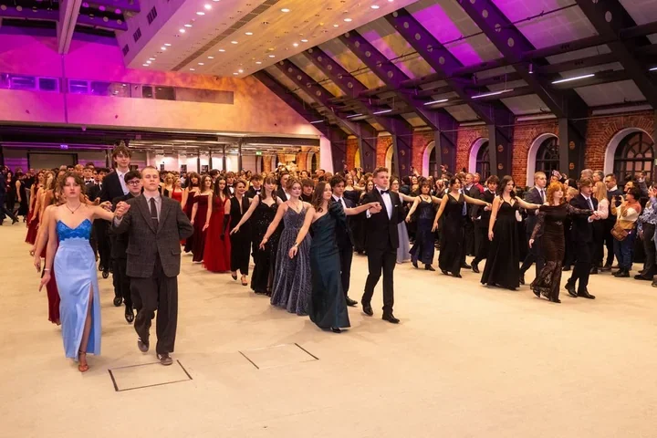 Studniówka I LO im. Mikołaja Kopernika w hotelu Andel''s - bal maturzystów zachwycał elegancją