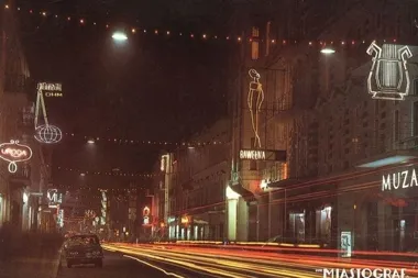 Gdy Łódź świeciła jak filmowy plan – neony robiły większe wrażenie niż Las Vegas