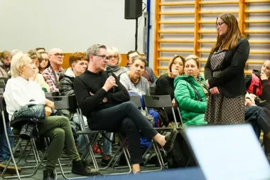 Pytania o tunel Kolei Dużych Prędkości – ponad 100 osób spotkało inwestora w I LO