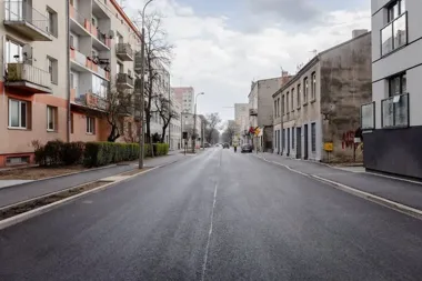 Przędzalniana po remoncie zyskała nowe miejsca i oddech dla pieszych