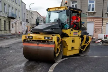 Przędzalniana zmienia się na oczach kierowców i pieszych