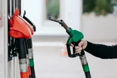 Tańsze paliwo w Łodzi nie pojawi się od razu na dystrybutorach