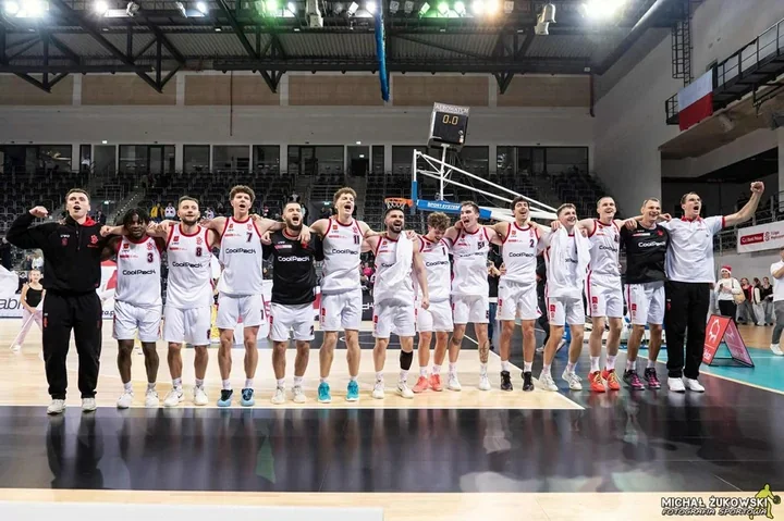 ŁKS Coolpack pewnie zwycięża Polonię - łodzianie wracają na szczyt