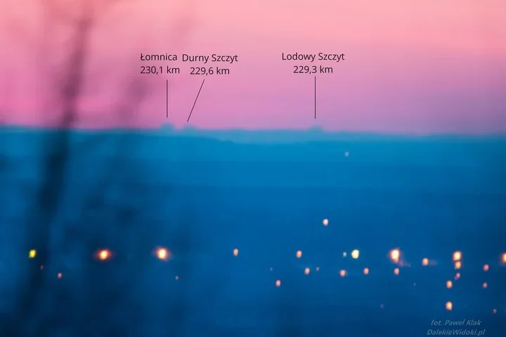 Tatry dostrzeżone z Góry Kamieńsk - rekordowa obserwacja z nizin