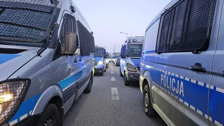 Chaos na meczu Widzewa - sektor gości zdewastowany, straty 50 tys. zł