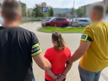 Pięciomiesięczne dziecko z połamanymi kończynami. Matka z zarzutem