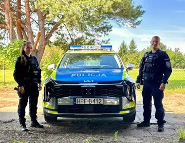 Przed służbą zauważyli 60-latka przy torach. Policjanci zareagowali