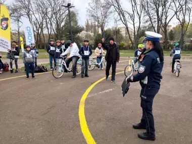 Łódzki Motodrom wyłonił zwycięzców - jedna szkoła jedzie dalej