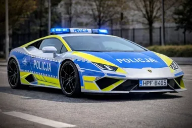 Pijany kierowca stracił Lamborghini, teraz jeździ nim łódzka policja