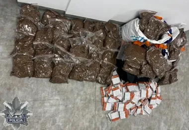 Bałucki Rynek - w volkswagenie policjanci znaleźli towar bez akcyzy za 38 tys. zł