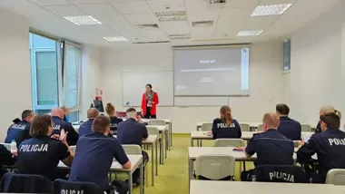 Łódzcy policjanci ćwiczyli angielski na scenariuszach z interwencji