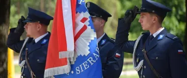 54 awanse podczas Święta Policji w Sieradzu. Ważne jubileusze