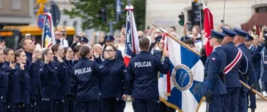 Nowi policjanci złożyli ślubowanie. Uroczystość w centrum Łodzi